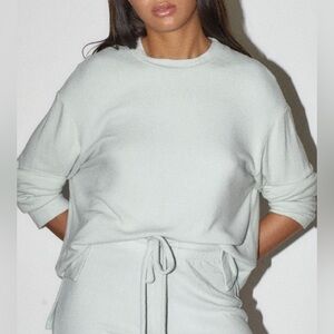 LESET Lori High Low Crewneck in mint NWT size small